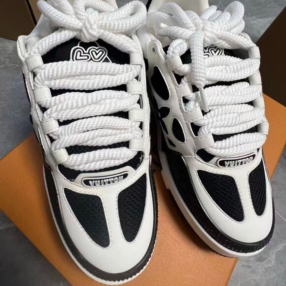 LOUIS VUITTON MENS BLACK AND WHITE WITH XTRA BLACK LACE SHOES - Picture 3 of 5